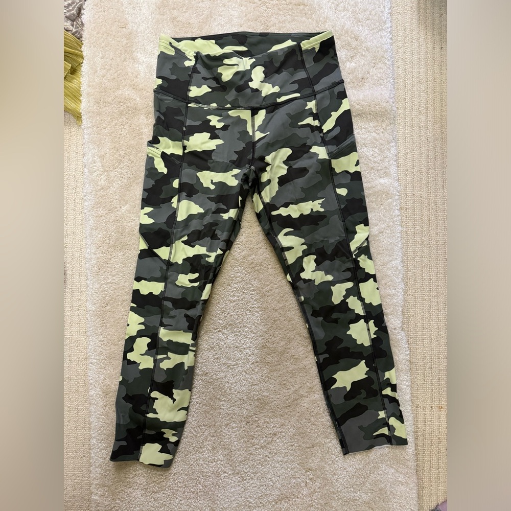 Lululemon leggings with pockets